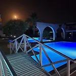 Charming Kalecik With Shared Pool And Free Parking Apartamento