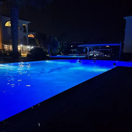 Apartment Charming Kalecik With Shared Pool And Free Parking *
