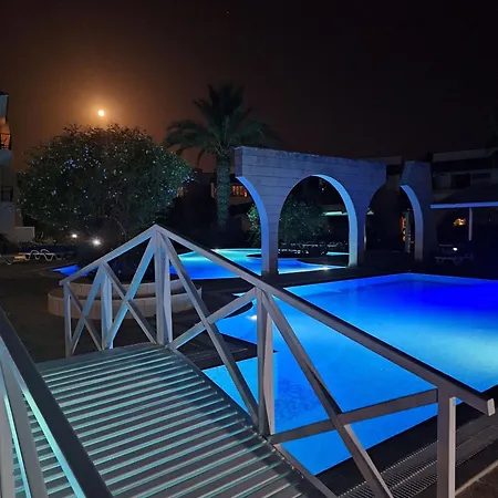 Charming Kalecik With Shared Pool And Free Parking Apartament