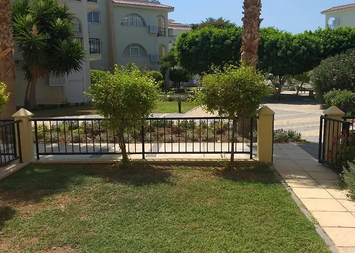 Charming Kalecik With Shared Pool And Free Parking Apartmán Gastria